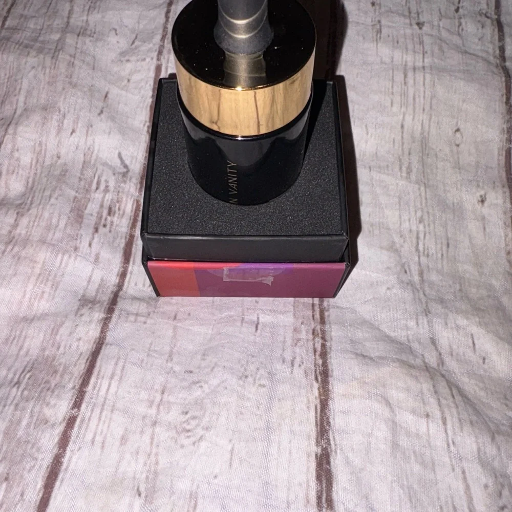 American Vanity face serum new! 1 oz